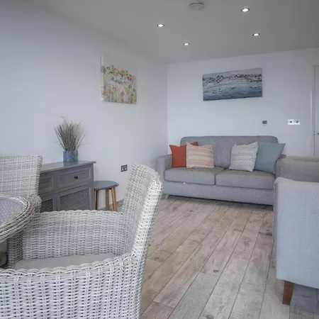 Beach Court - 1 Bedroom Apartment - Saundersfoot Exterior photo