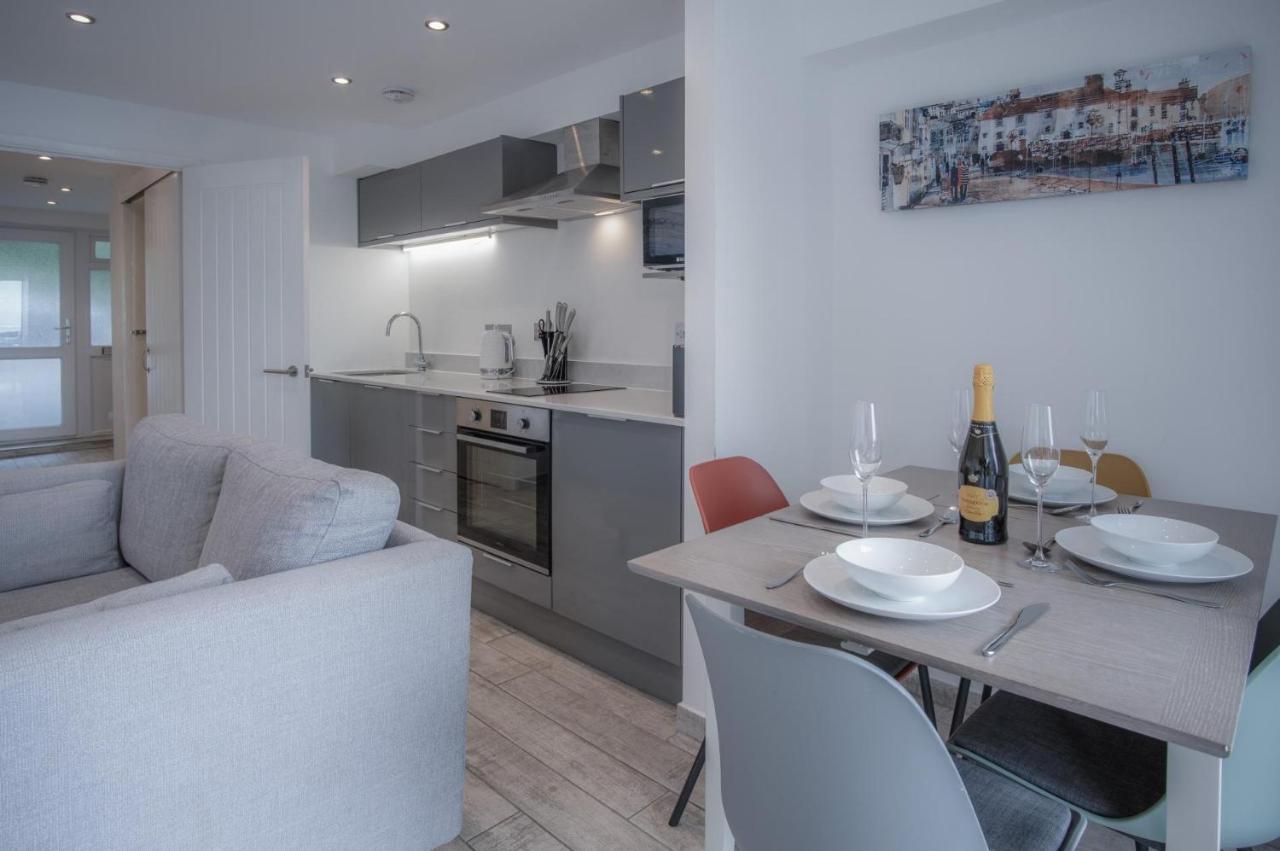Court - 1 Bedroom - *