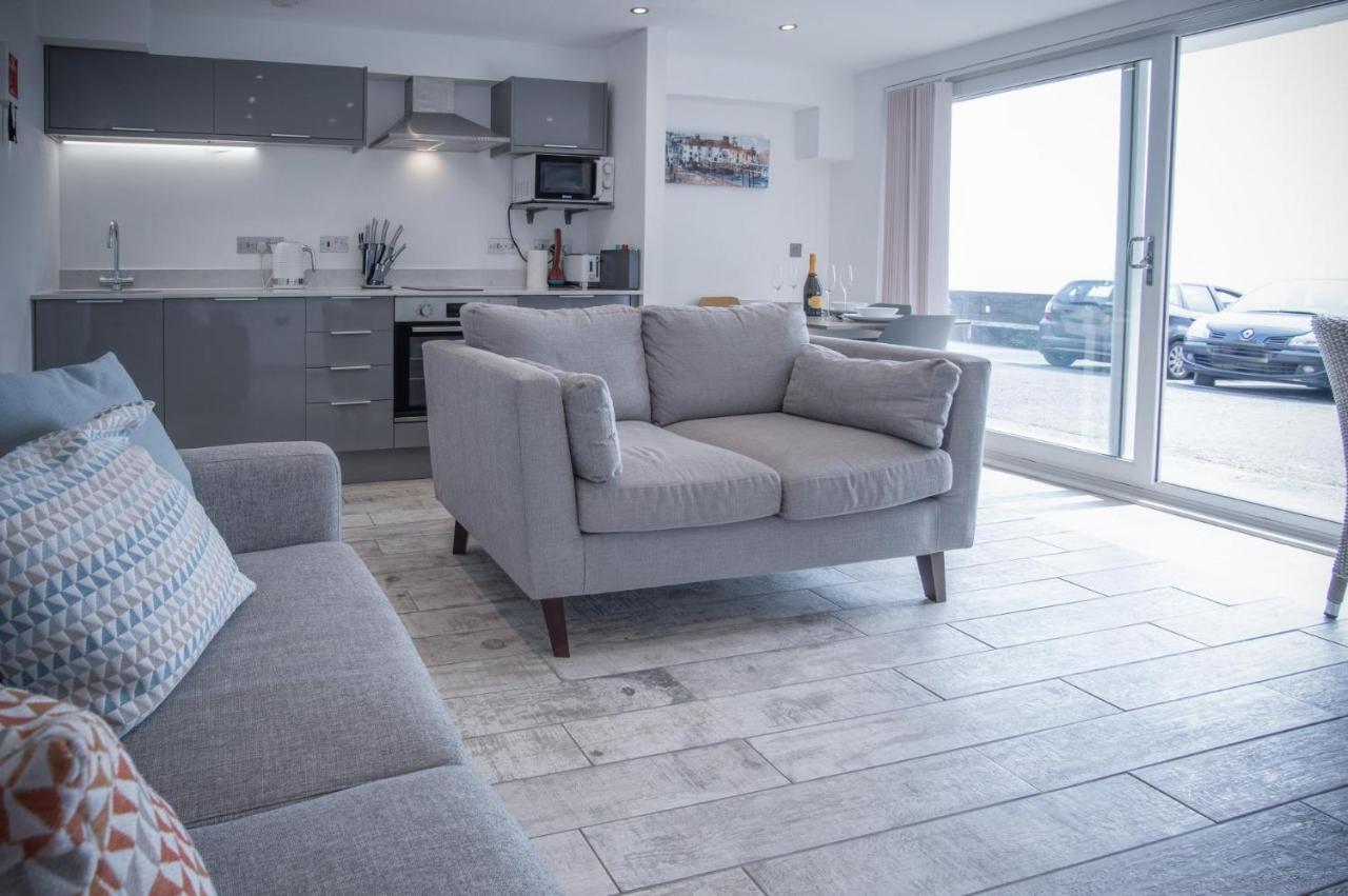 Court - 1 Bedroom - Apartment *