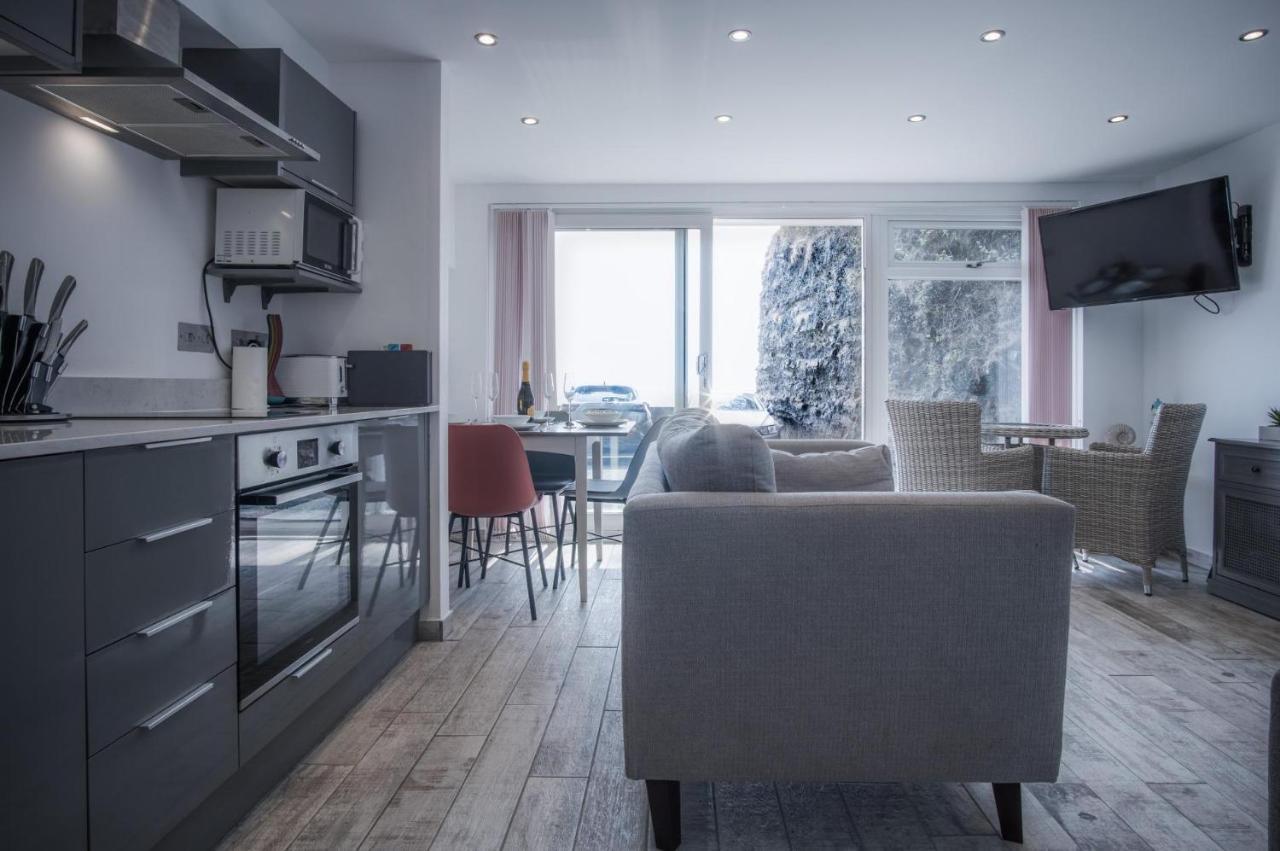 Apartment Court - 1 Bedroom -