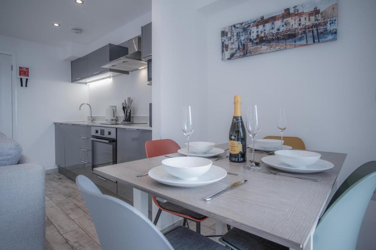 Court - 1 Bedroom - *
