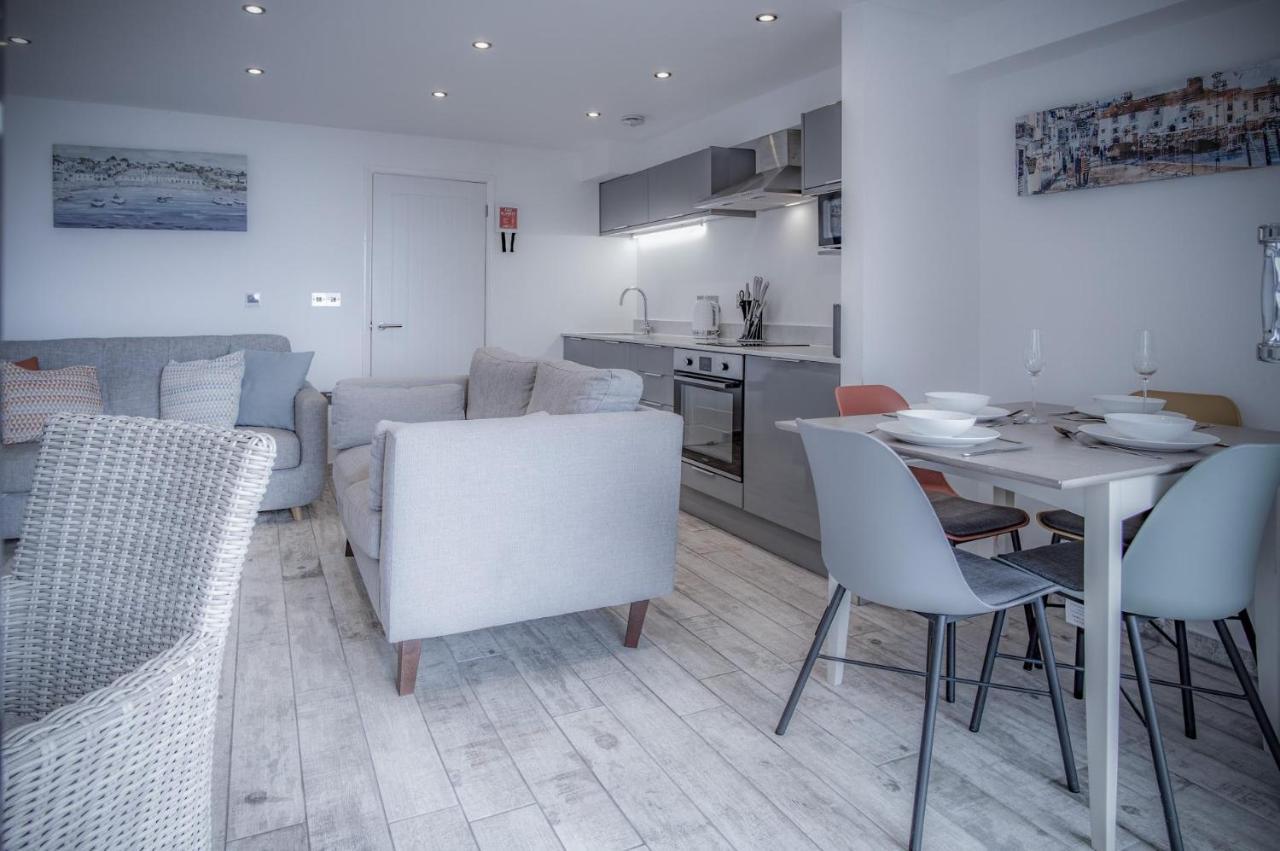 Apartment Court - 1 Bedroom -