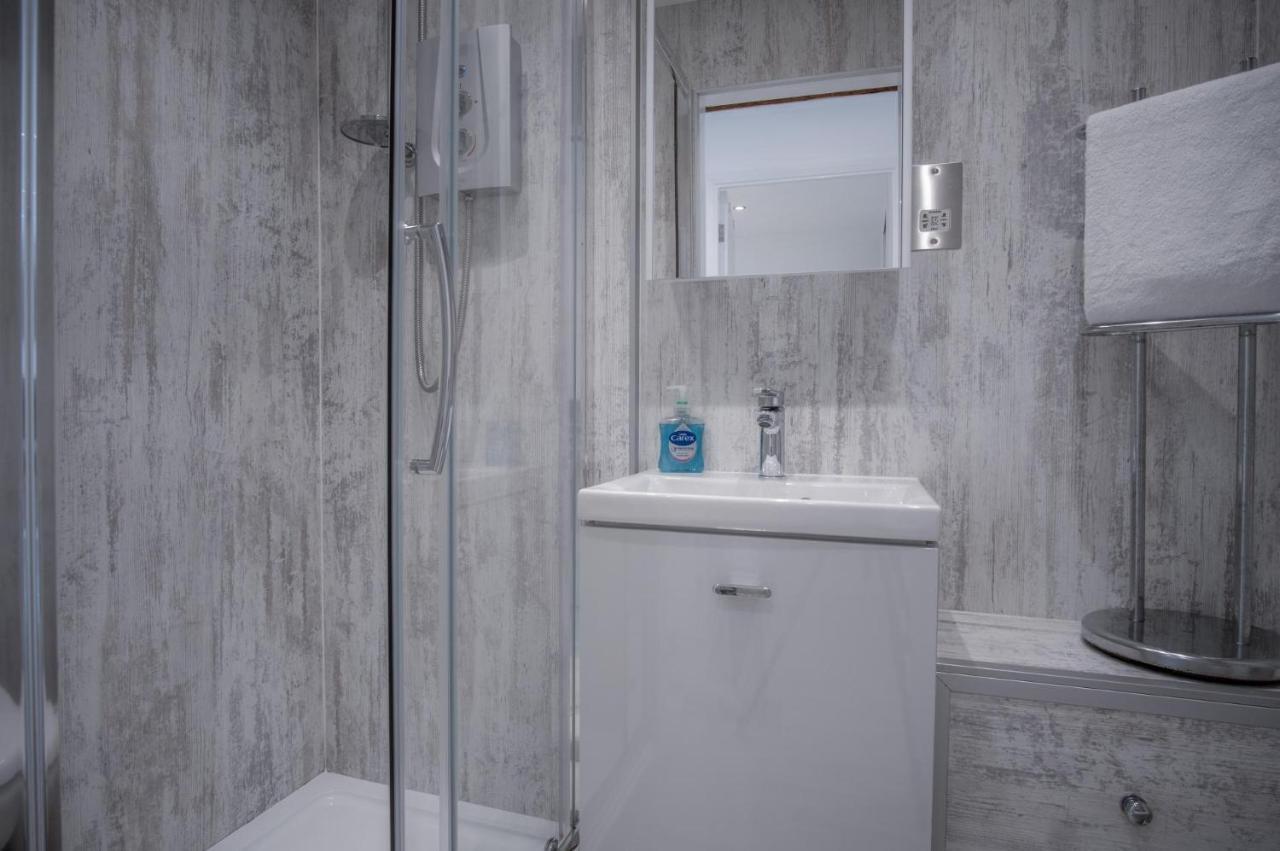 Apartment Court - 1 Bedroom -